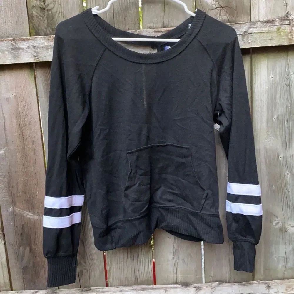 No Boundaries Sweatshirt sz. XS NWT